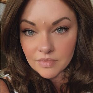 Meet your Posher, Indi Elle